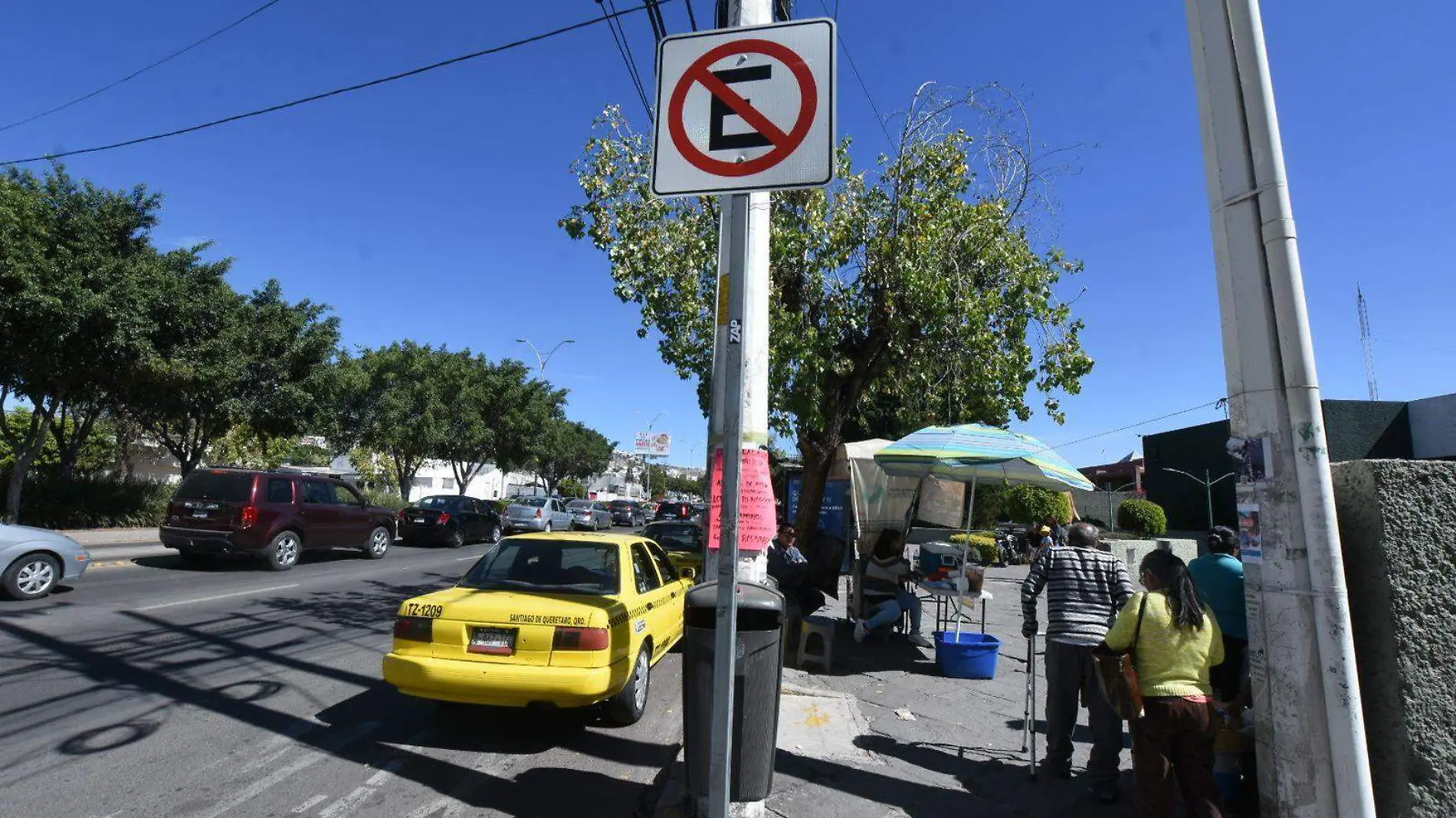 Rampa discapacitados obstruída